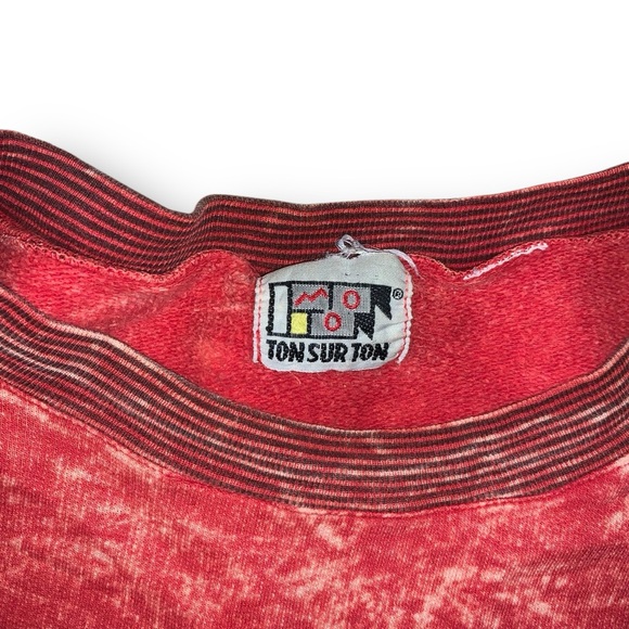 v i n t a g e :: Acid Wash Distressed Sweater Ton Sur Ton - Picture 5 of 15